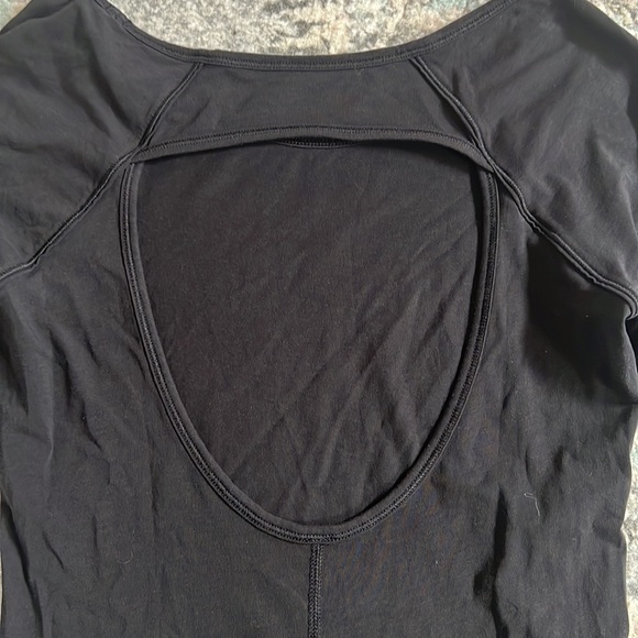 Lululemon black long sleeve top - Picture 7 of 10